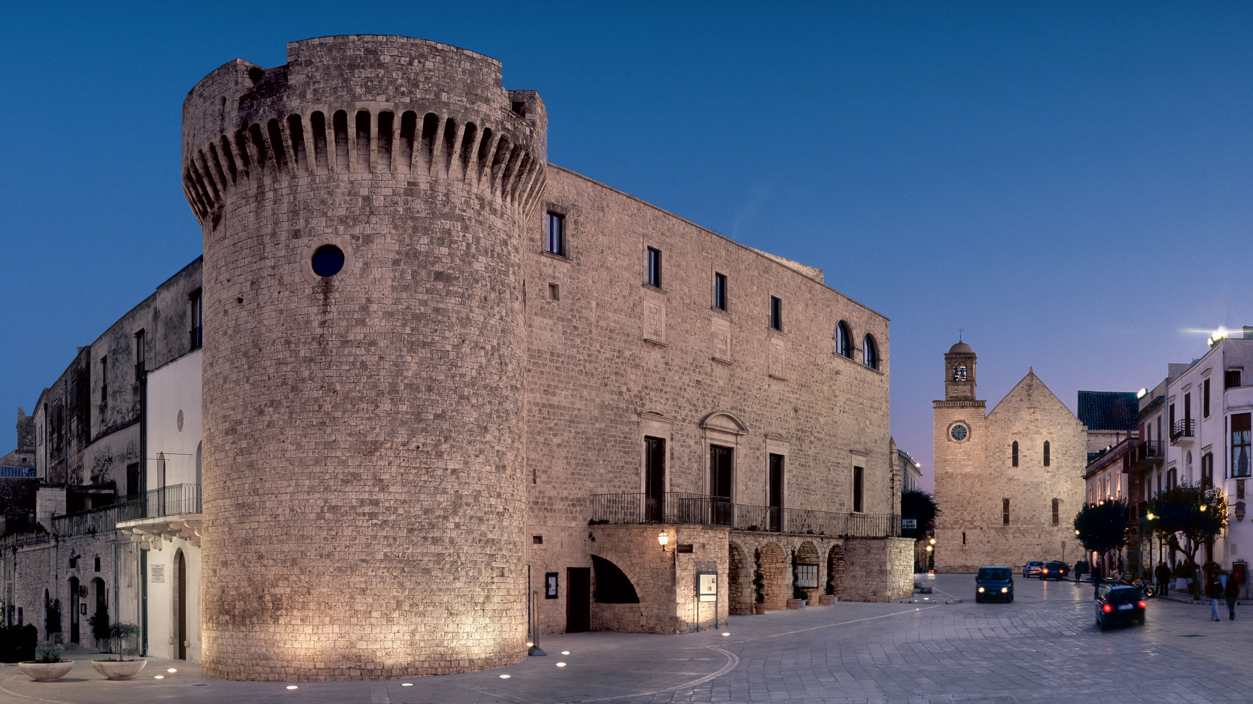 conversano di notte